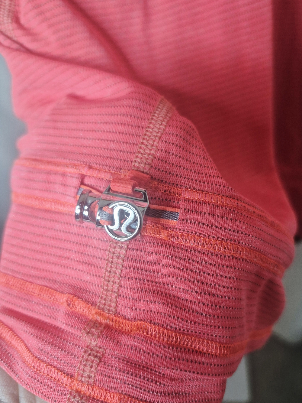 Lululemon Athletica Vintage Women’s Pink & Navy Striped Workout Tank W/ Bra Sz 6 - Picture 3 of 7